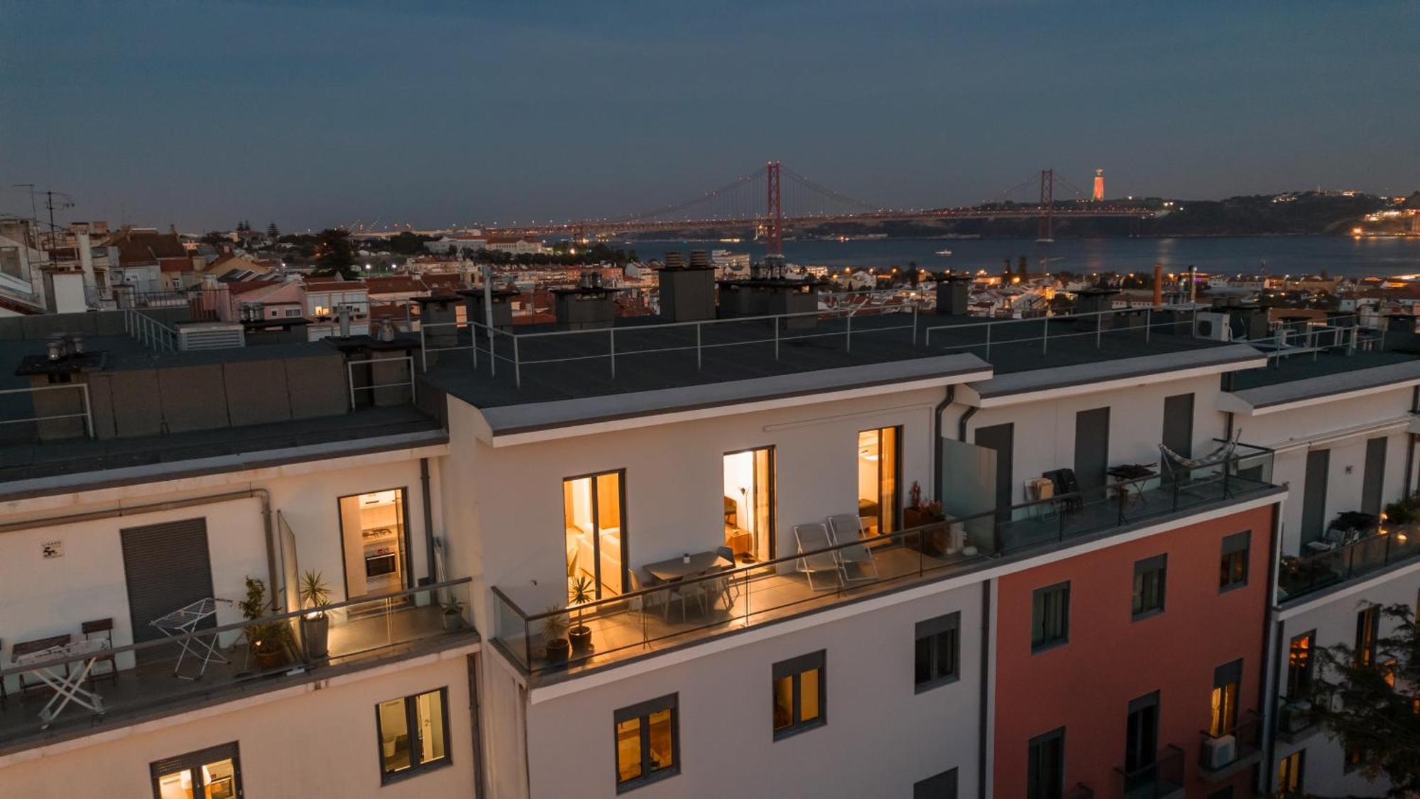 Premium Flat At Ajuda/Belem With Balcony, Parking! Appartement Lissabon Buitenkant foto