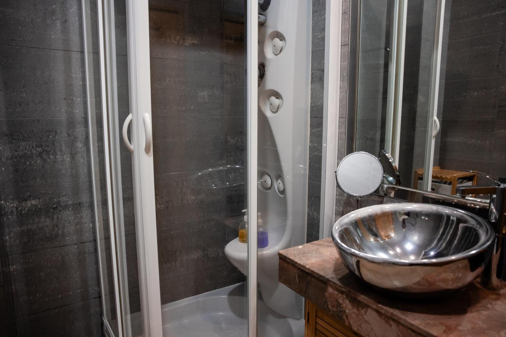 Premium Flat At Ajuda/Belem With Balcony, Parking! Appartement Lissabon Buitenkant foto